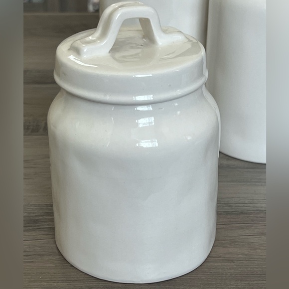 Rae Dunn Ceramic Canisters Set 1 2 3 With Lids Storage - Picture 3 of 10